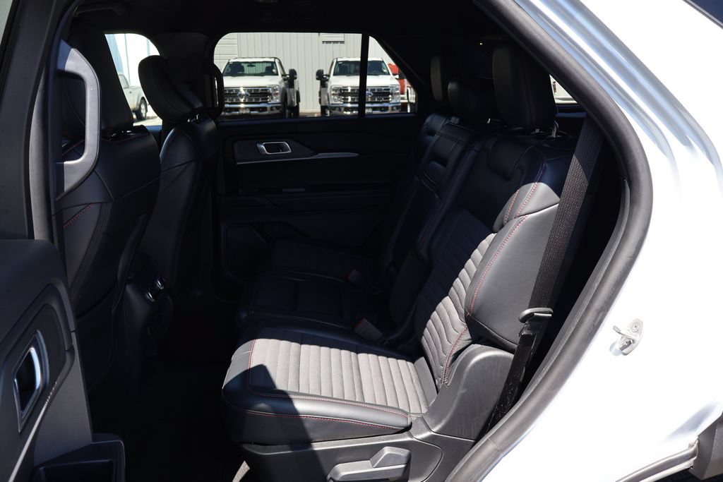 Used 2026 Ford Explorer ST-Line RWD image 19