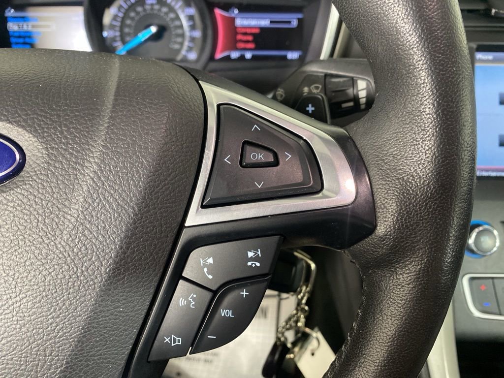 Used 2016 Ford Fusion SE w/ Equipment Group 202A image 8