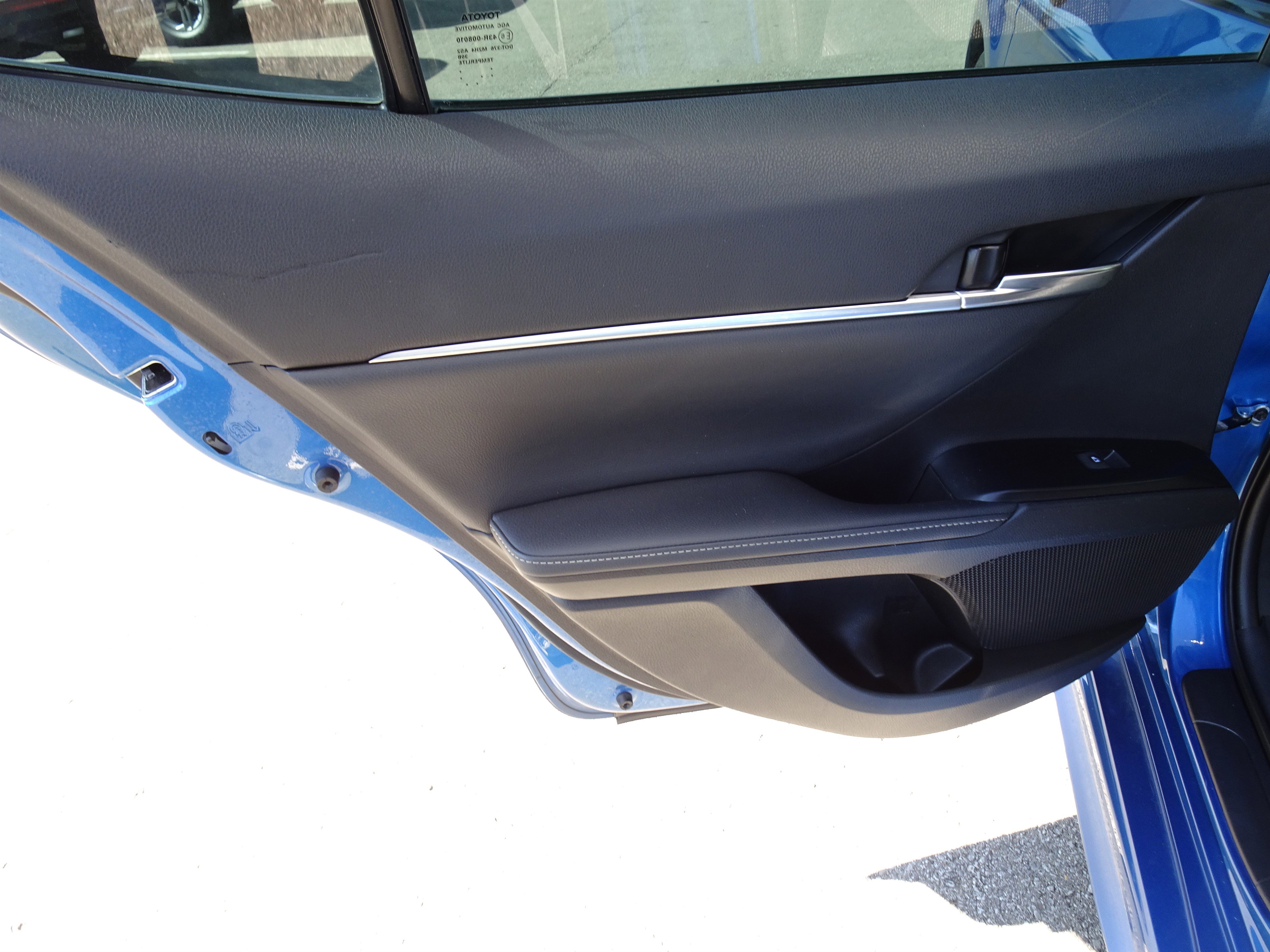 Used 2020 Toyota Camry XSE w/ Navigation Package image 17