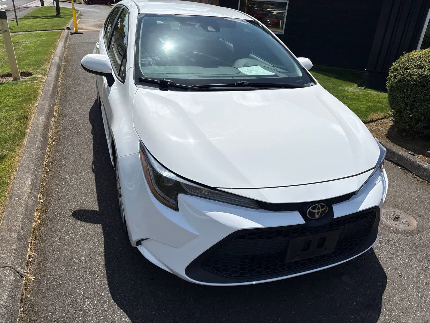 Used 2022 Toyota Corolla LE FWD image 6