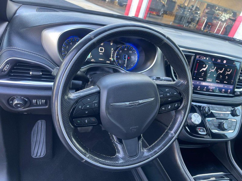 Used 2021 Chrysler Pacifica Limited w/ S Appearance Package AWD/4WD image 25