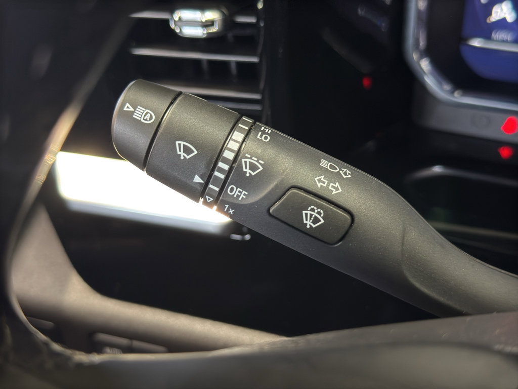 Used 2025 Chevrolet Silverado 1500 RST w/ Z71 Off-Road Package AWD/4WD image 25