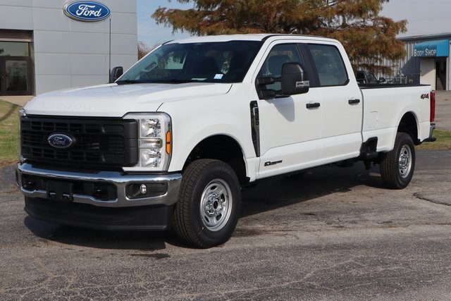 New 2026 Ford F250 XL w/ XL Chrome Package image 2