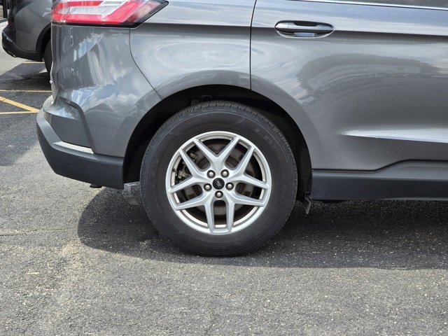 Used 2024 Ford Edge SEL image 9