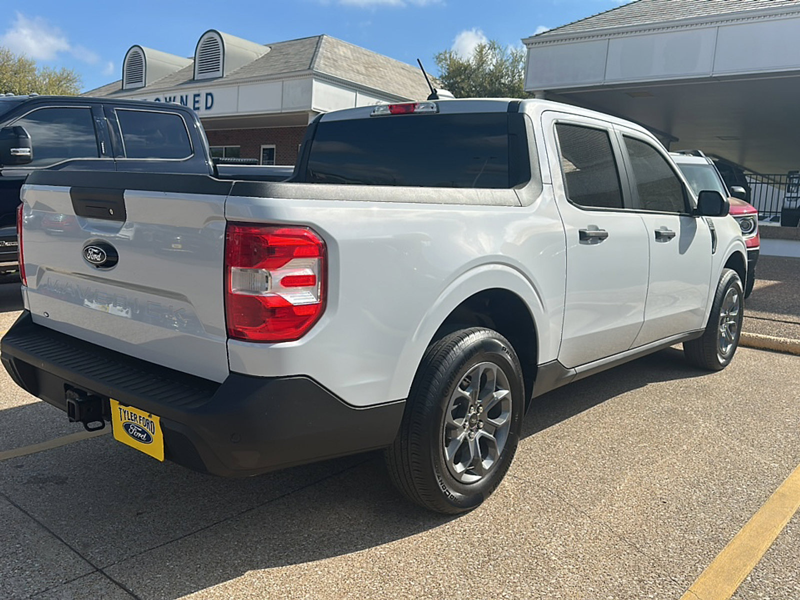 Used 2025 Ford Maverick XLT w/ 4K Tow Package image 6