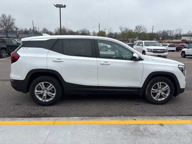 Used 2023 GMC Terrain SLE image 5