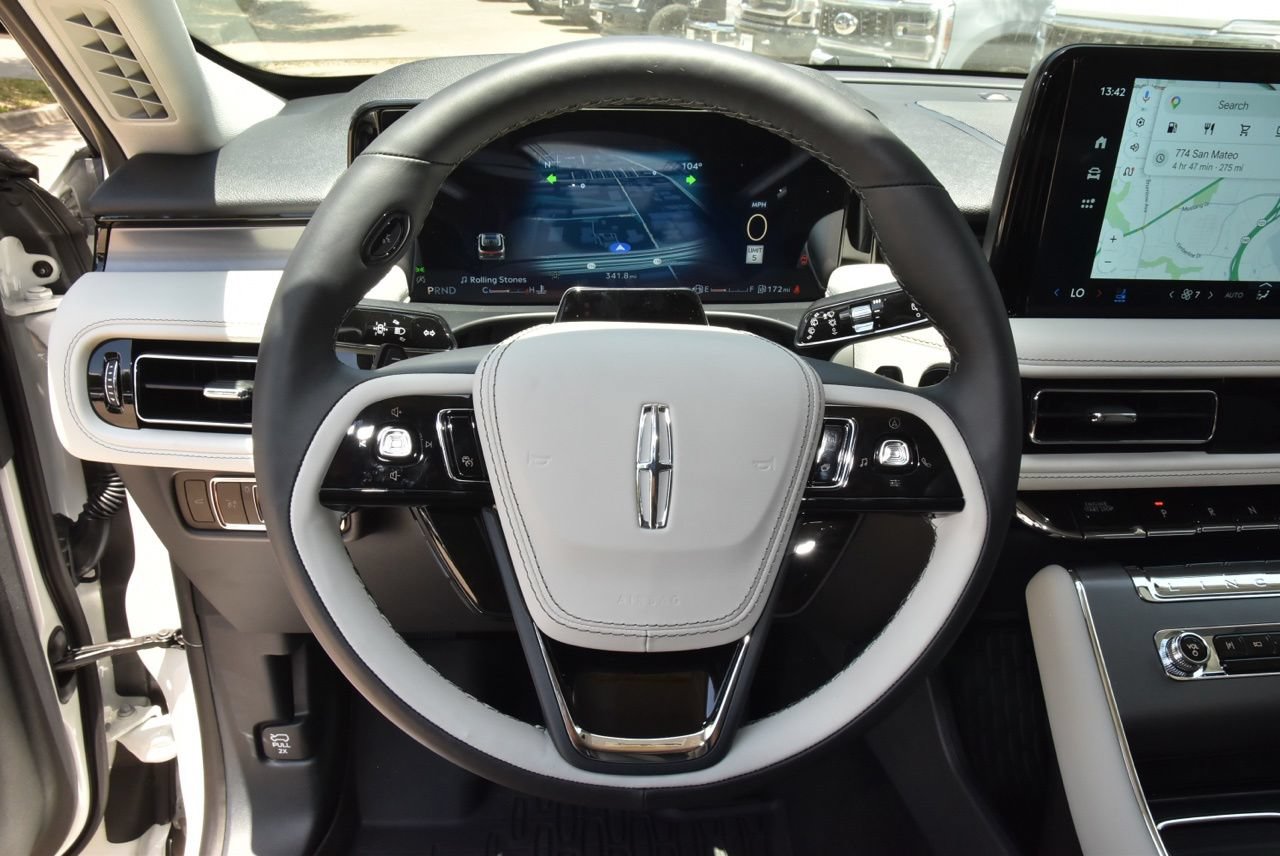New 2026 Lincoln Aviator 2WD image 23