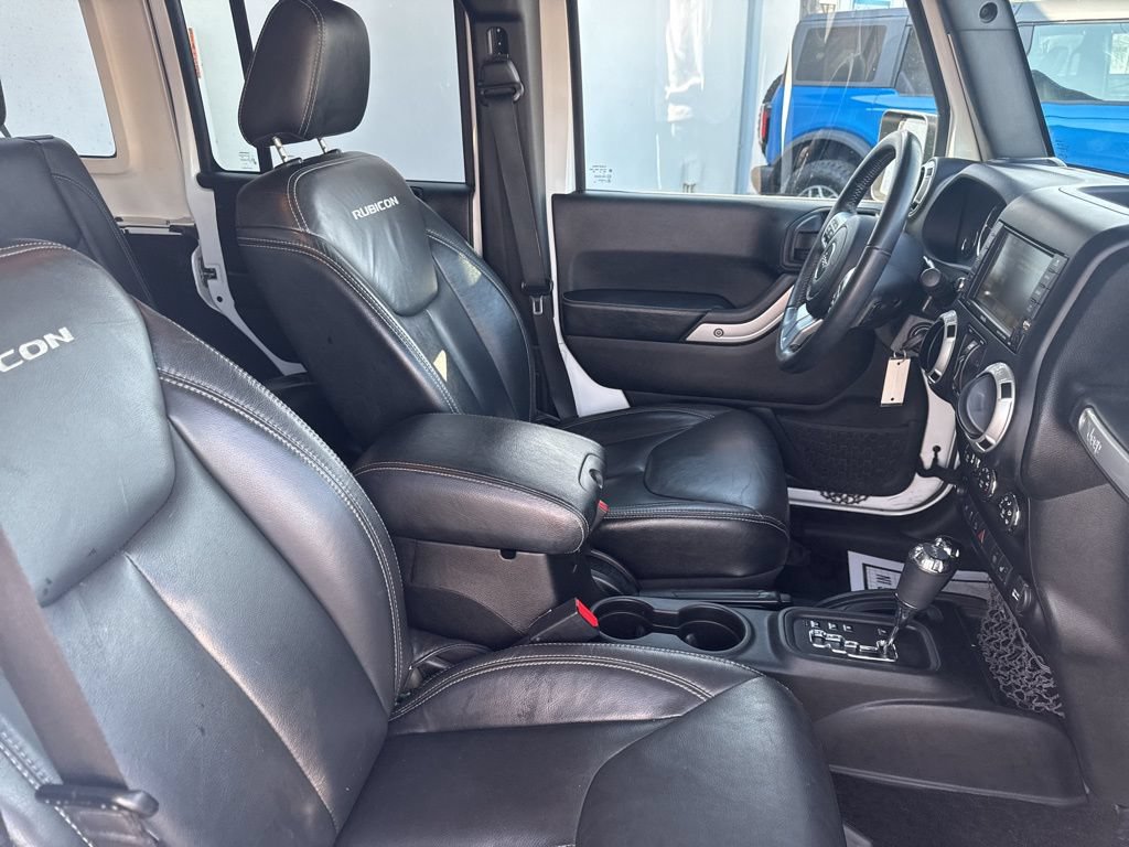 Used 2016 Jeep Wrangler Unlimited Rubicon AWD/4WD image 31