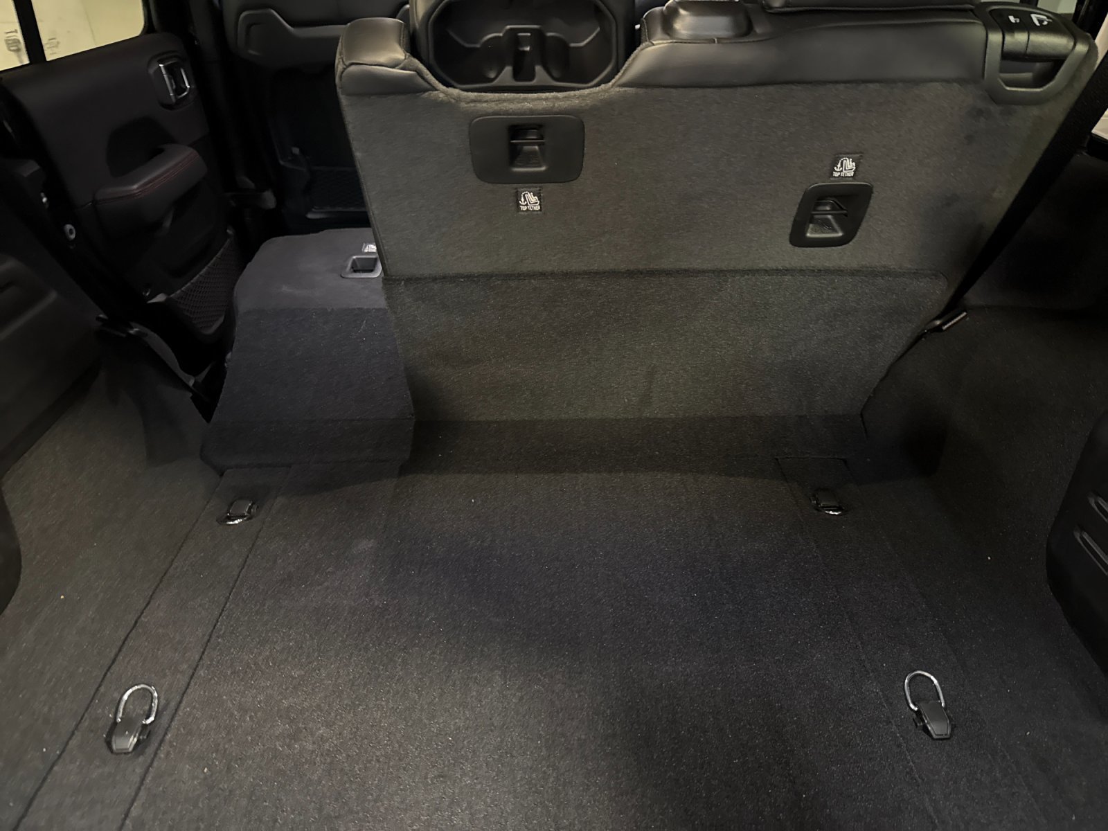 Used 2024 Jeep Wrangler Unlimited Rubicon w/ Convenience Group AWD/4WD image 14