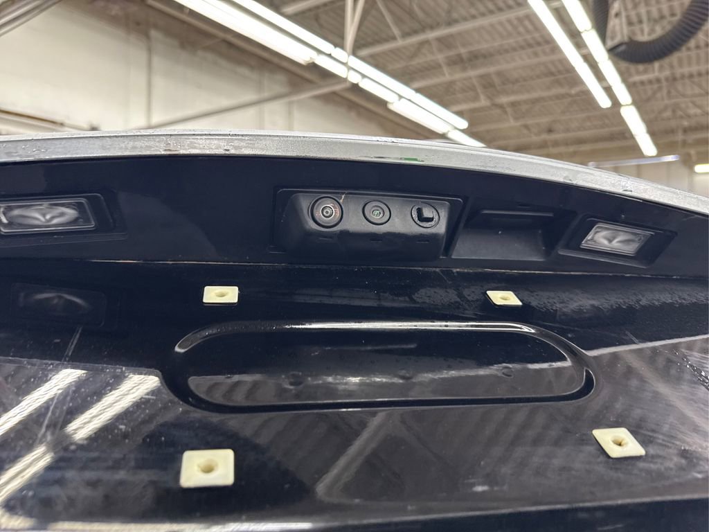 Used 2024 Buick Enclave Premium image 16