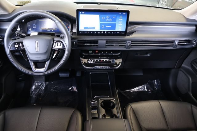 New 2025 Lincoln Corsair Reserve w/ Equipment Group 202A AWD/4WD image 15