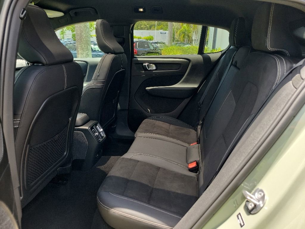 Used 2023 Volvo C40 P8 Recharge Plus AWD/4WD image 8