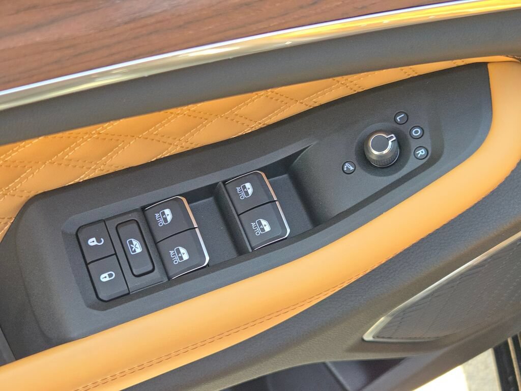Certified 2025 Jeep Grand Cherokee Summit w/ Adv Protech Group IV AWD/4WD image 22