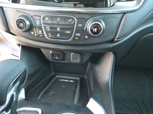 Used 2023 Chevrolet Traverse LT image 25