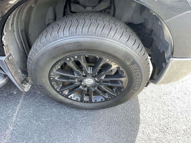 Used 2017 Nissan Titan SL image 13