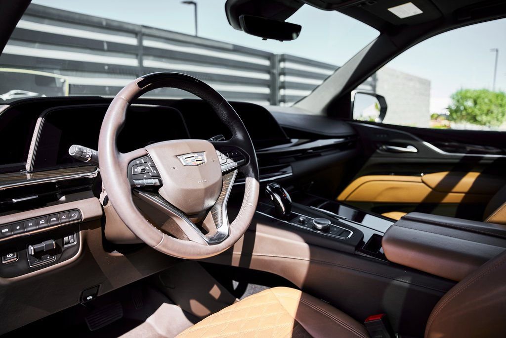 Used 2023 Cadillac Escalade ESV Sport w/ LPO, ONYX Package image 2