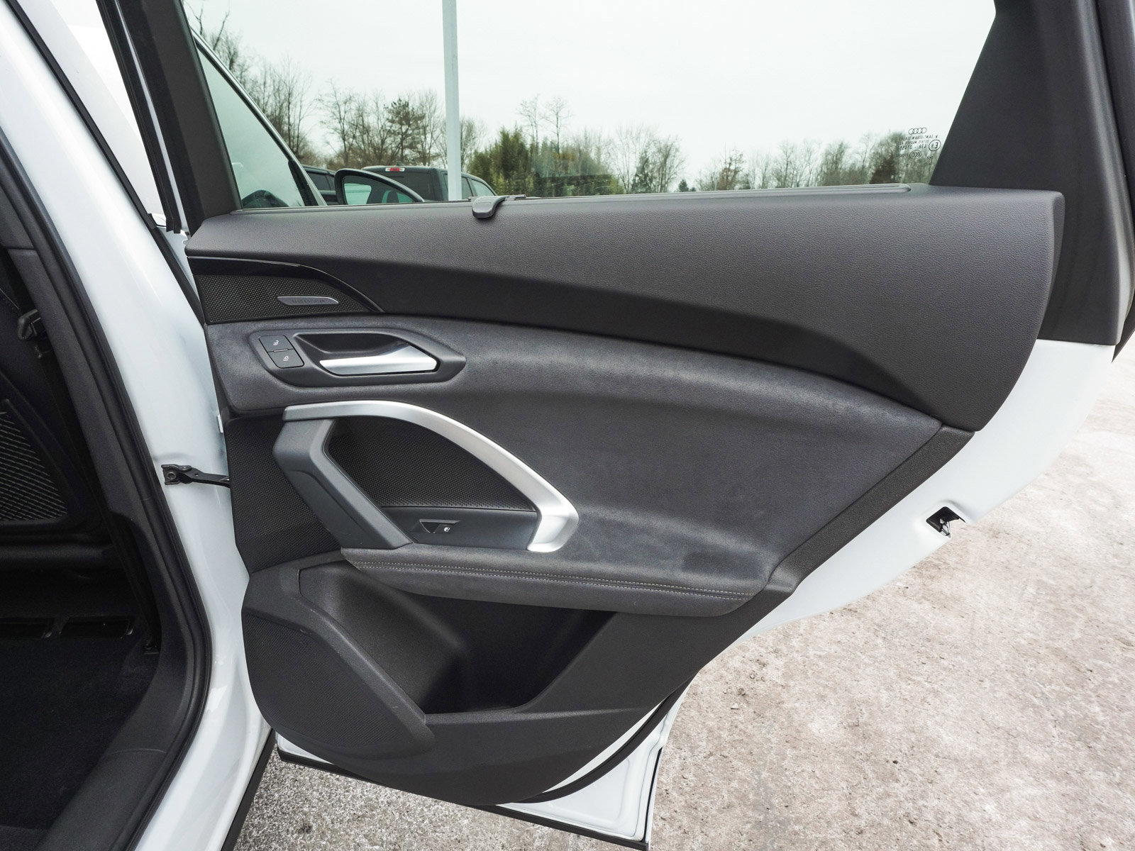 Used 2025 Audi SQ5 Premium Plus w/ Premium Plus Package image 12