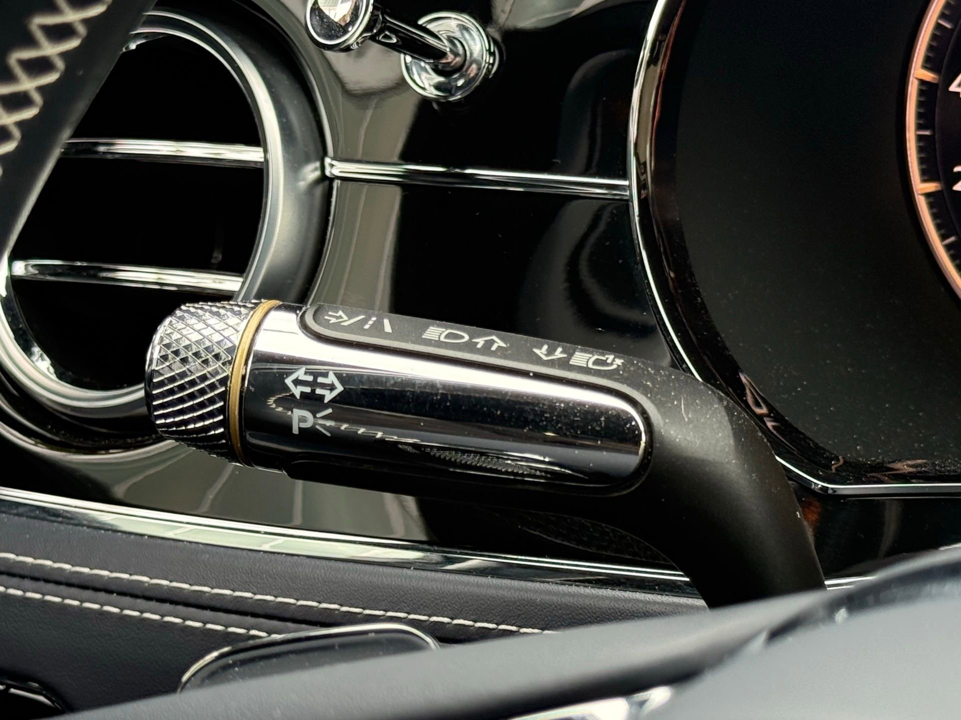 Used 2021 Bentley Flying Spur V8 image 49