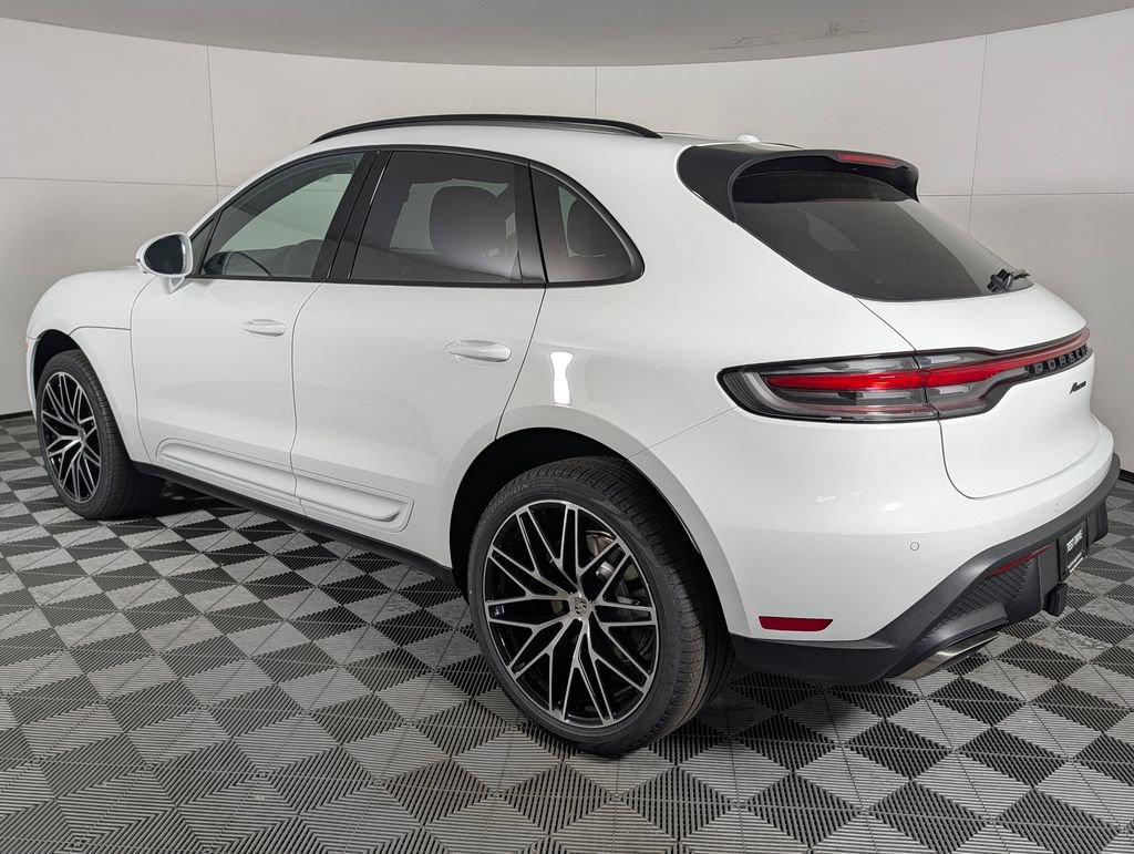 New 2026 Porsche Macan image 3