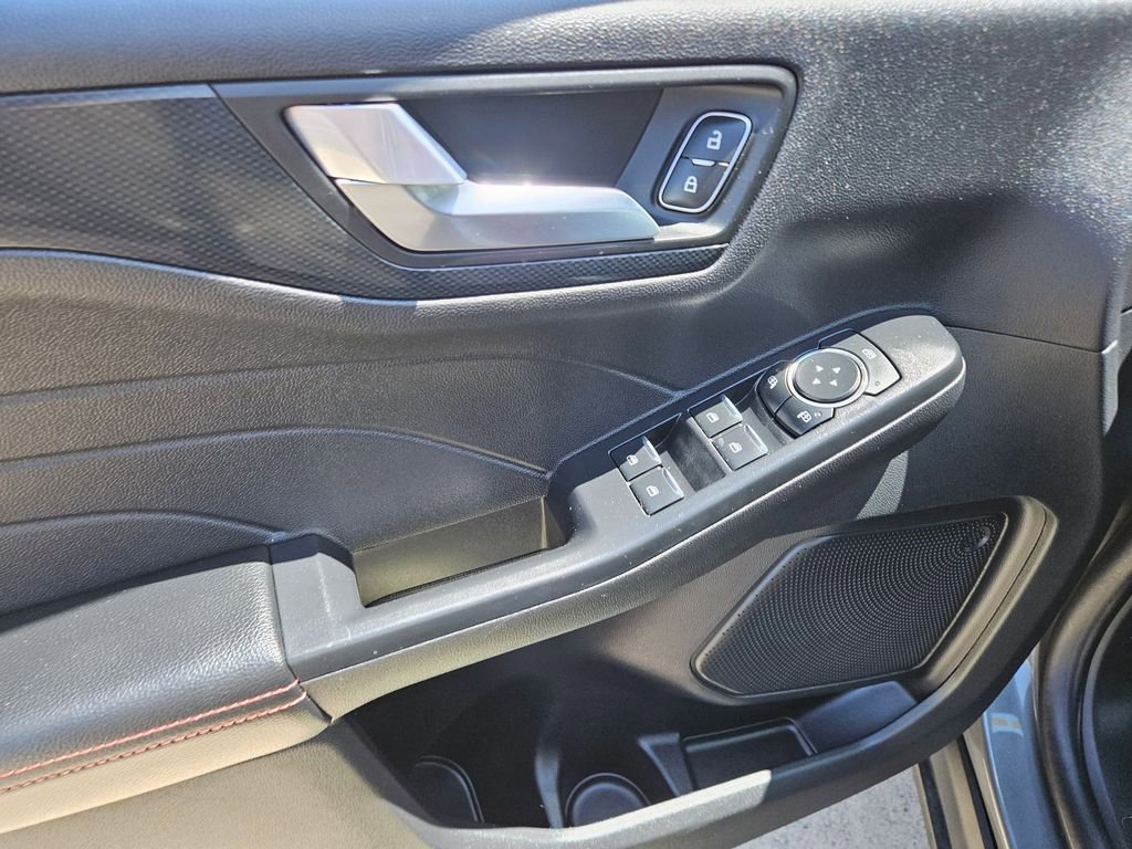 Used 2025 Ford Escape ST-Line image 15