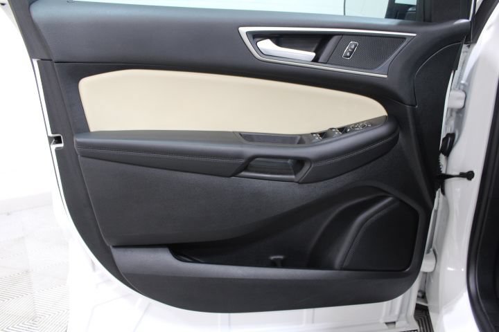 Used 2024 Ford Edge SEL w/ Cargo Accessory Package AWD/4WD image 17