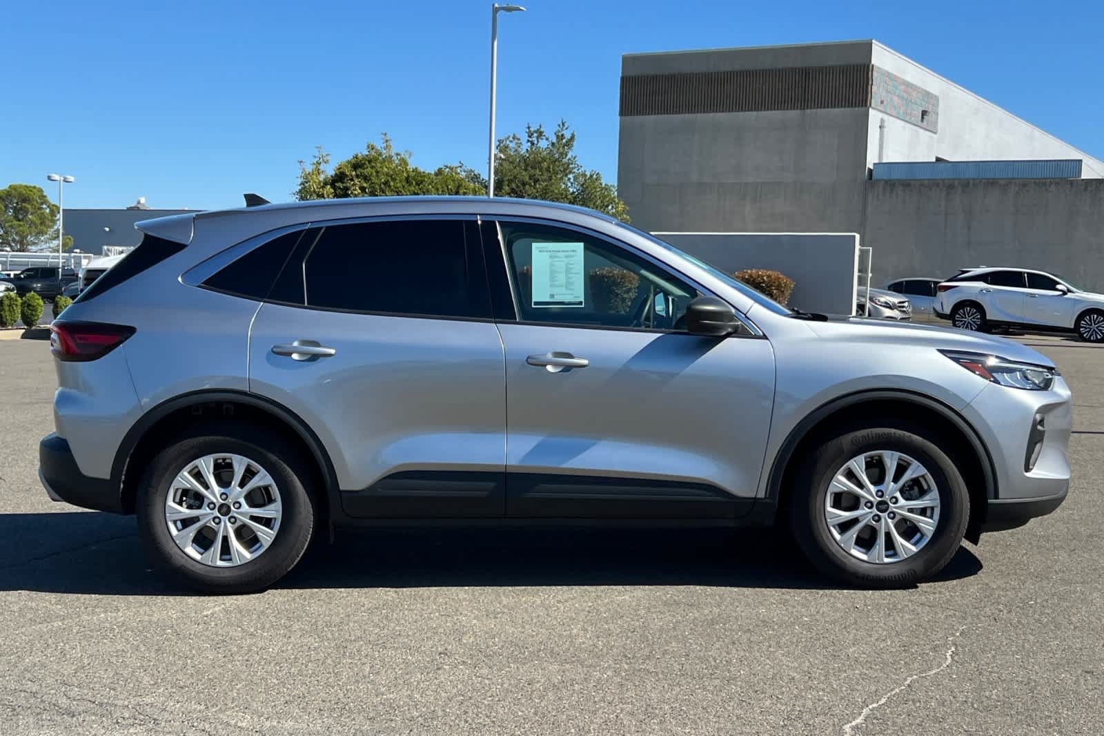 Used 2023 Ford Escape Active w/ Tech Pack #1 AWD/4WD image 6