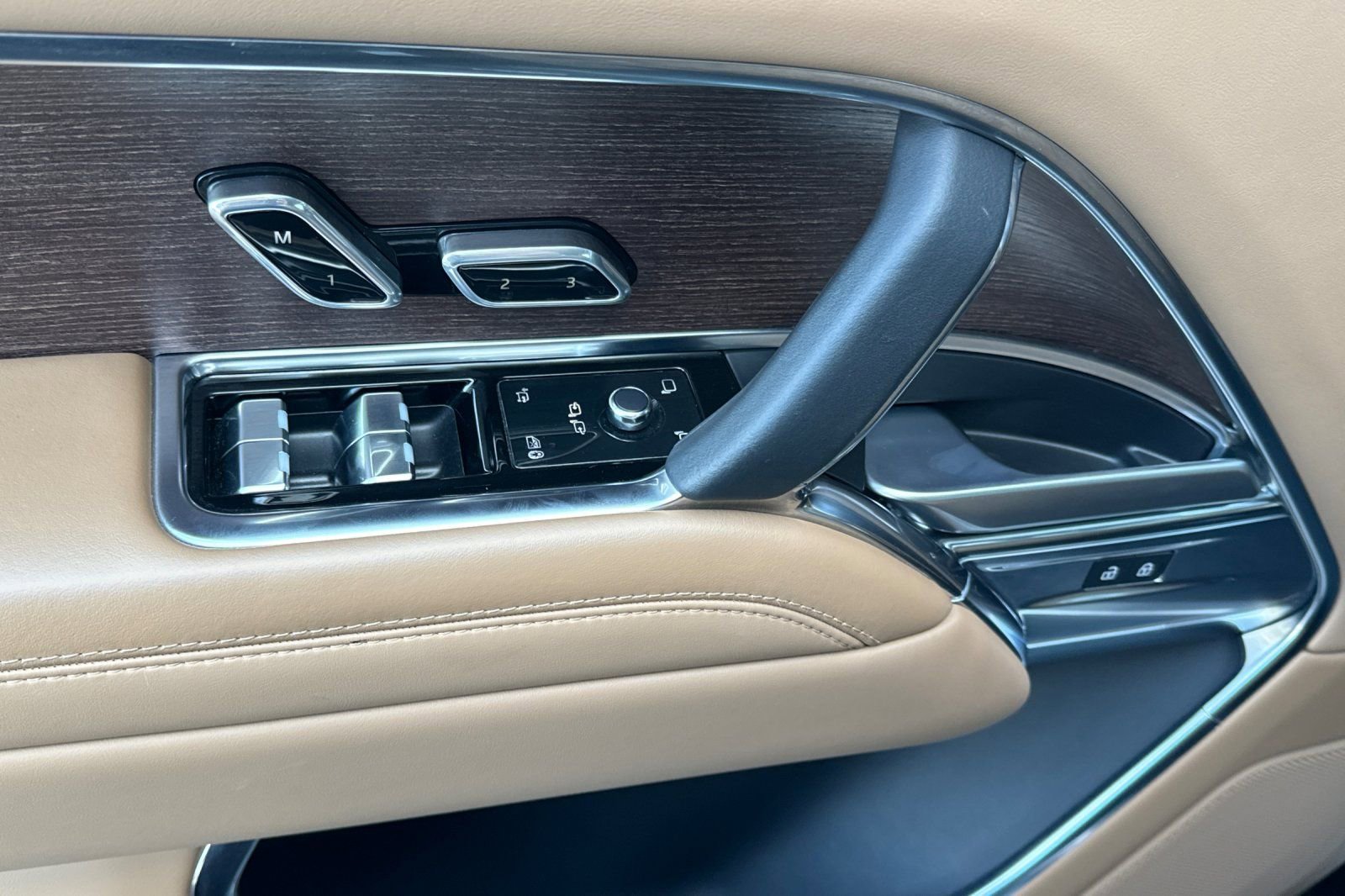 Used 2023 Land Rover Range Rover SE image 10