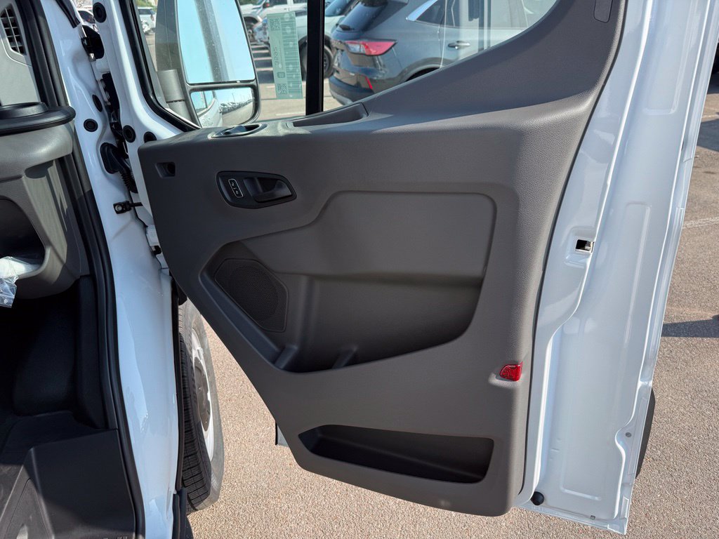 New 2027 Ford Transit 250 148 Medium Roof w/ Load Area Protection Package RWD image 10