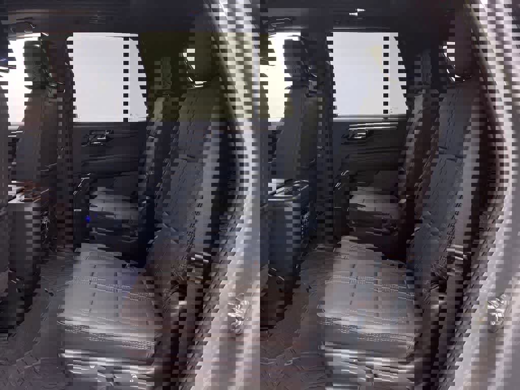 Used 2025 Chevrolet Tahoe High Country image 17