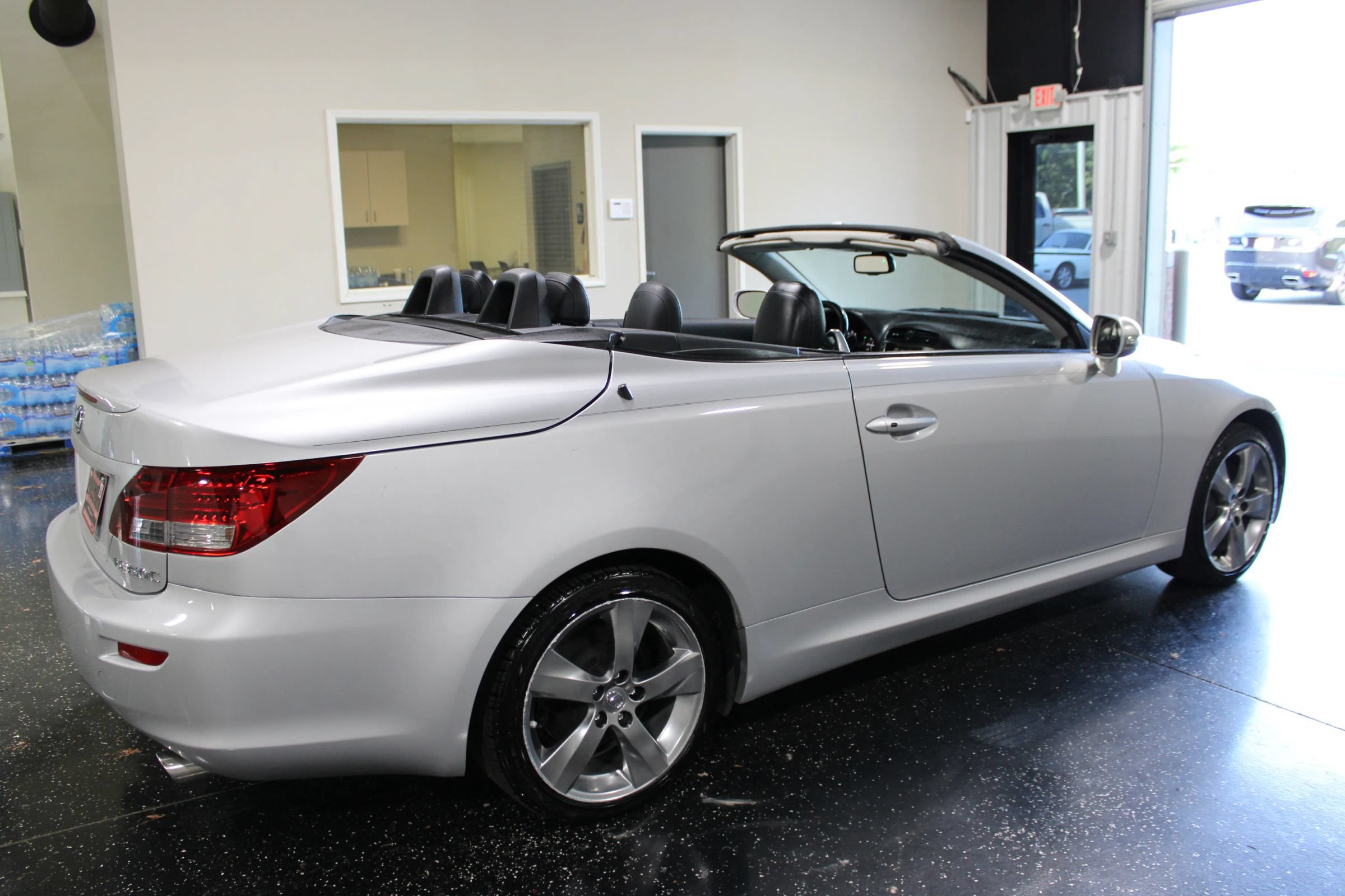 Used 2010 Lexus IS 350C w/ Luxury Pkg RWD image 34