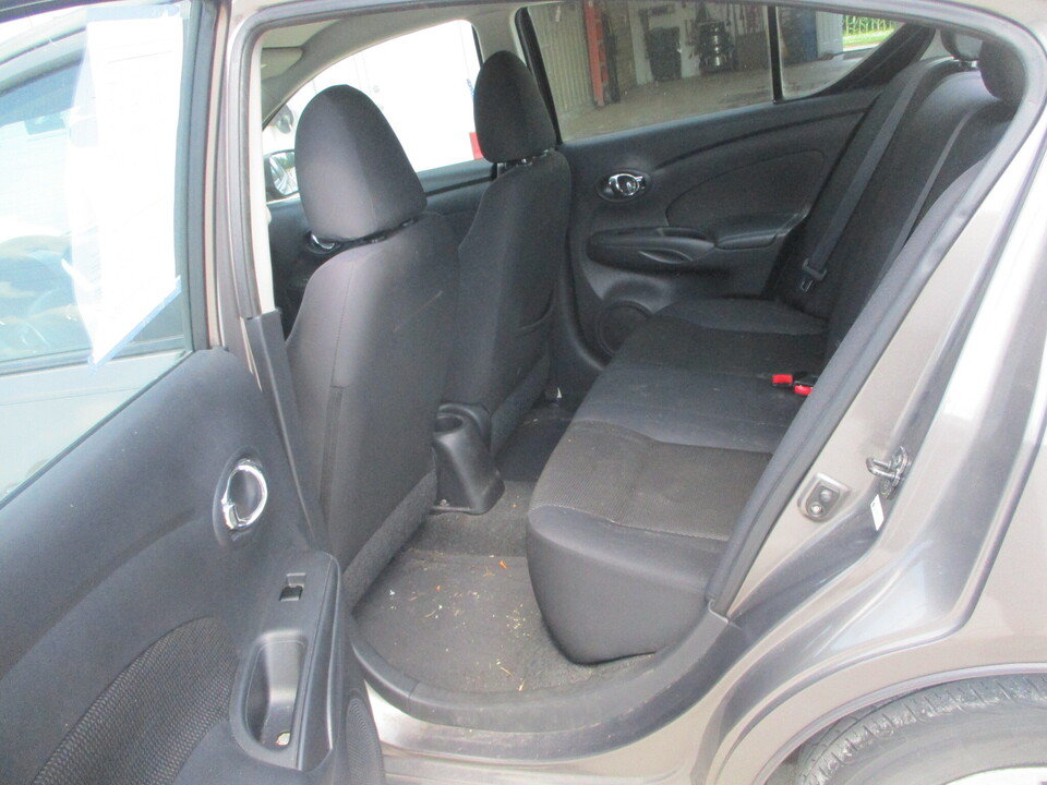 Used 2013 Nissan Versa SV w/ Convenience Pkg FWD image 22