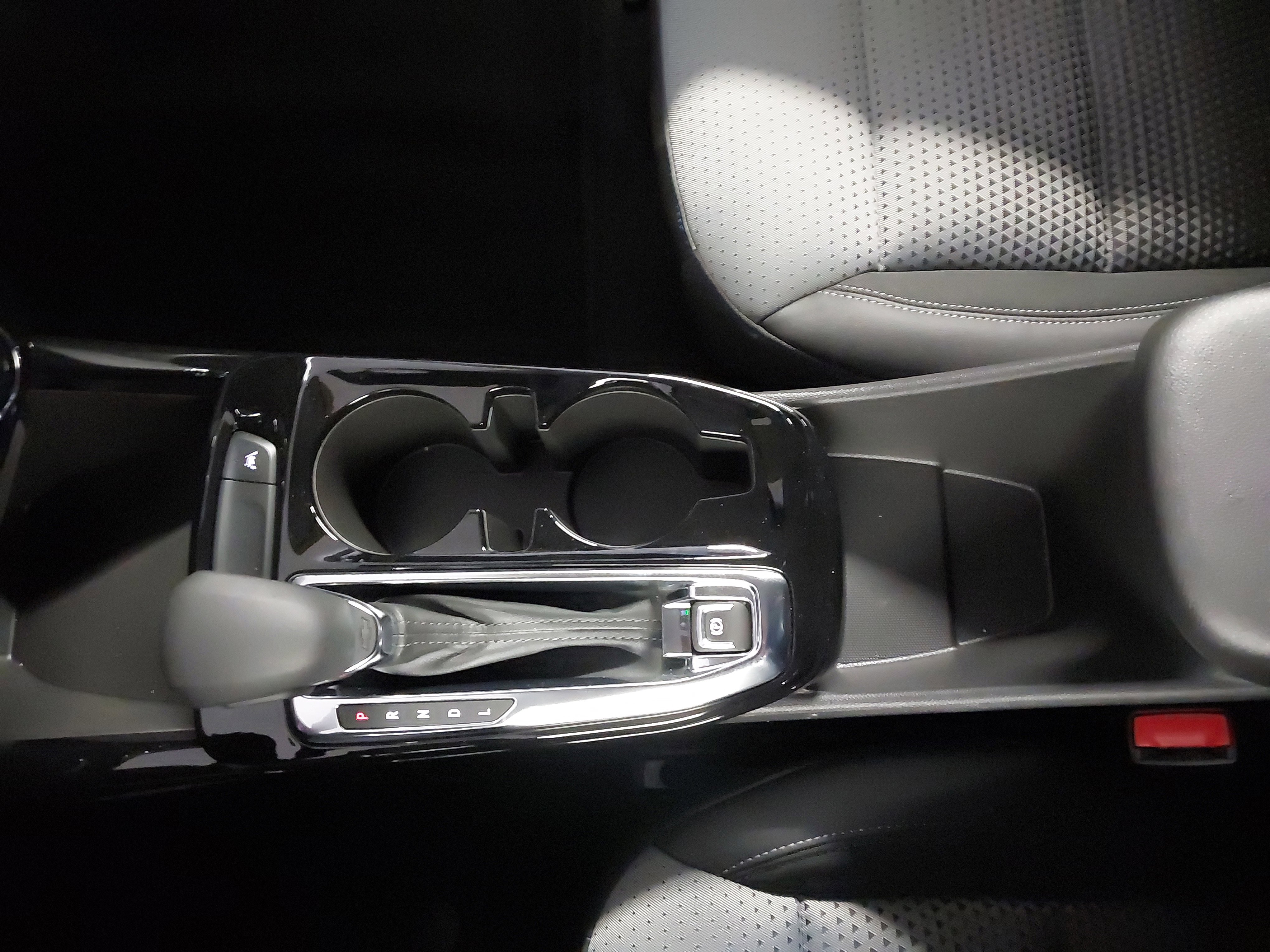 Used 2025 Chevrolet Trax LT w/ Driver Confidence Package image 22