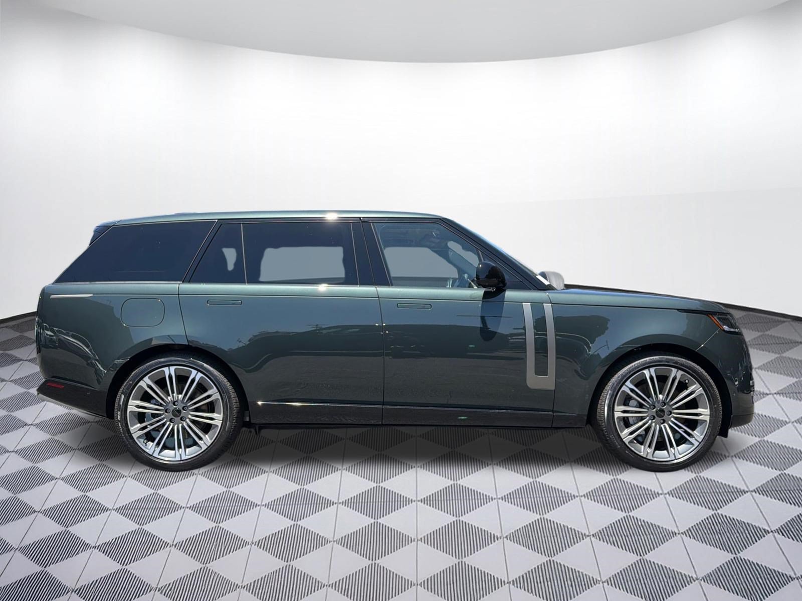 New 2026 Land Rover Range Rover Long Wheelbase SE AWD/4WD image 7