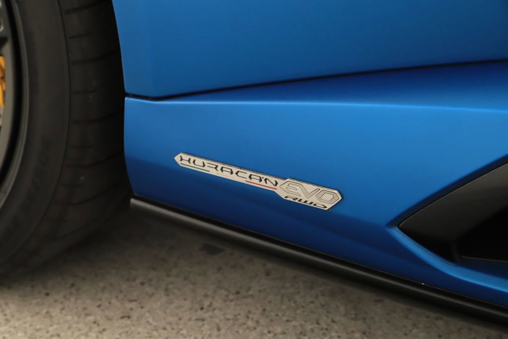 Used 2020 Lamborghini Huracan EVO RWD image 42