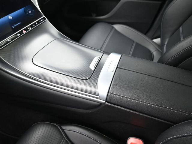 Used 2024 Mercedes-Benz GLC 300 4MATIC image 31