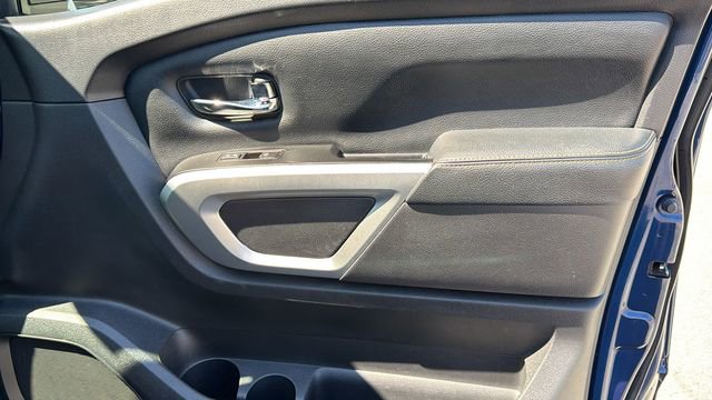 Used 2018 Nissan Titan SL w/ Chrome Package AWD/4WD image 34