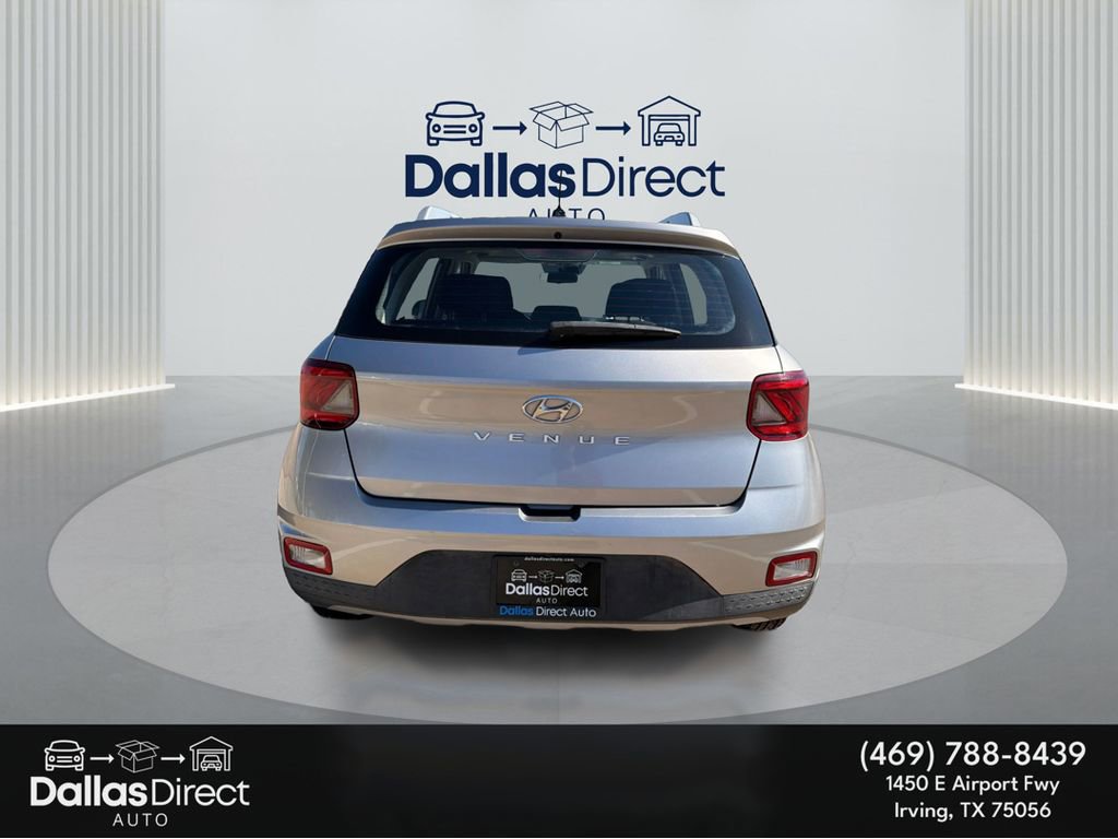 Used 2023 Hyundai Venue SEL FWD image 7