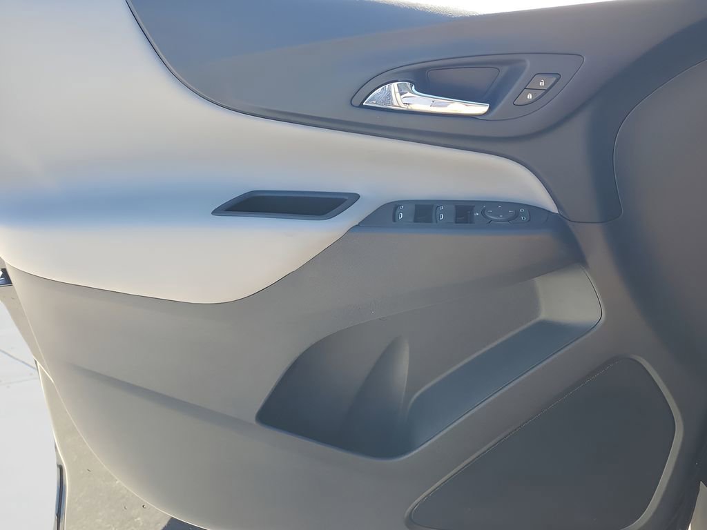 Used 2023 Chevrolet Equinox LS image 21
