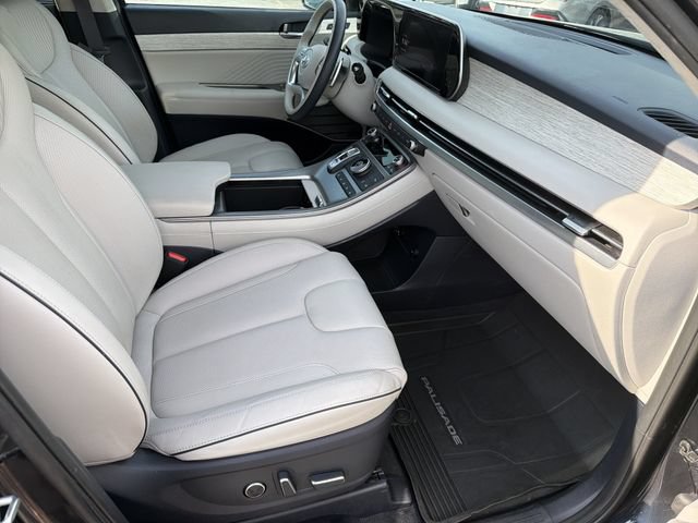 Used 2023 Hyundai Palisade Calligraphy w/ Winter Package FWD image 13