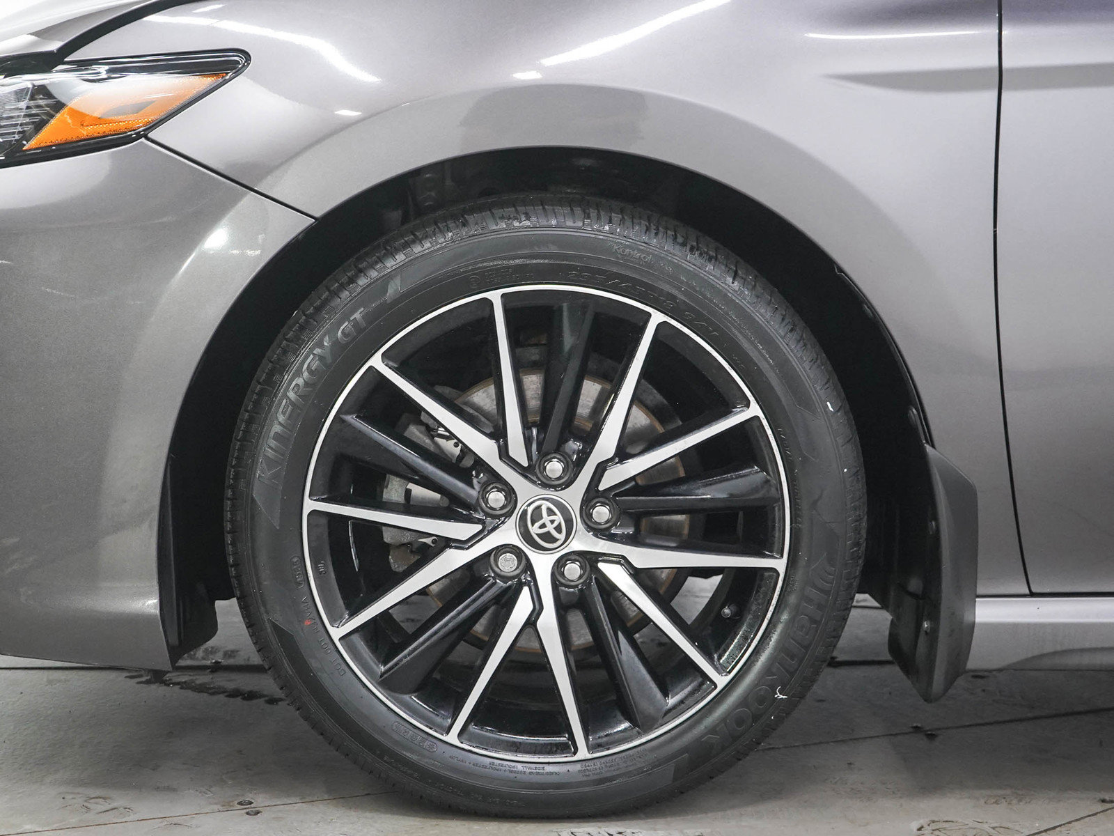 Used 2023 Toyota Camry SE FWD image 29