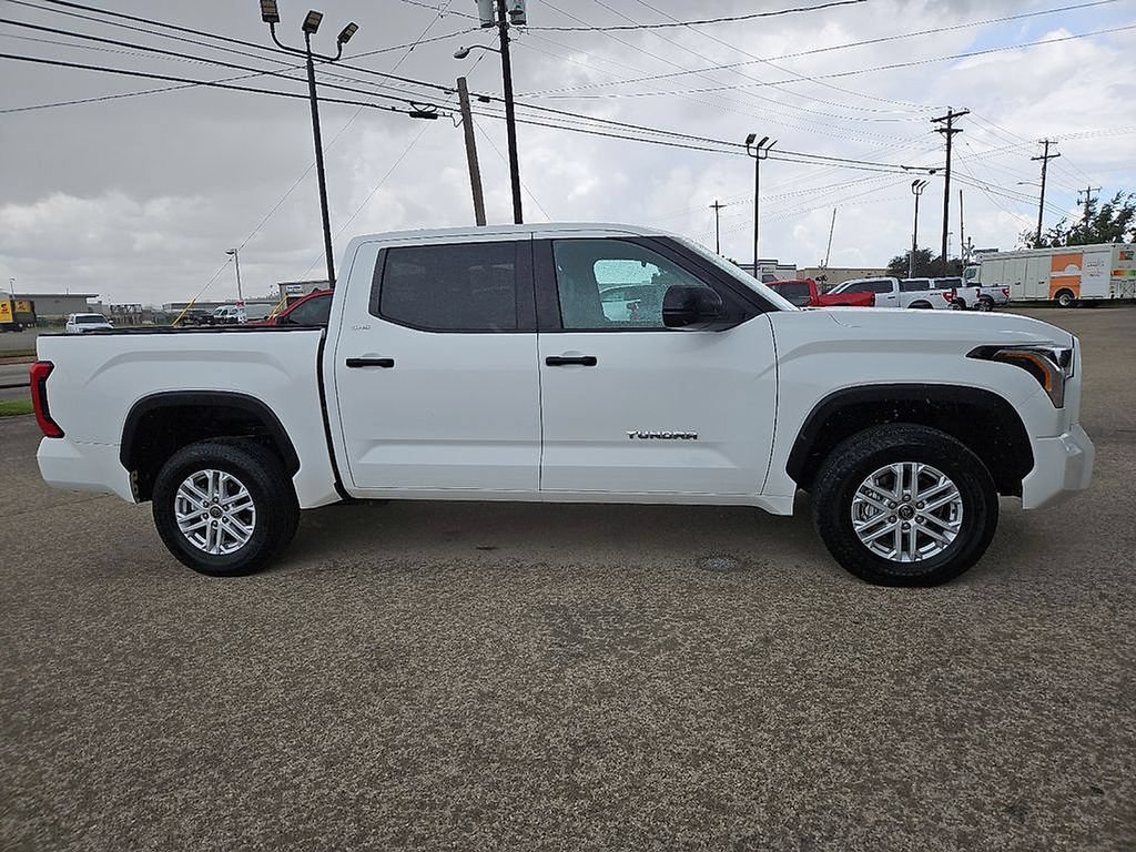 Used 2022 Toyota Tundra SR5 AWD/4WD image 9