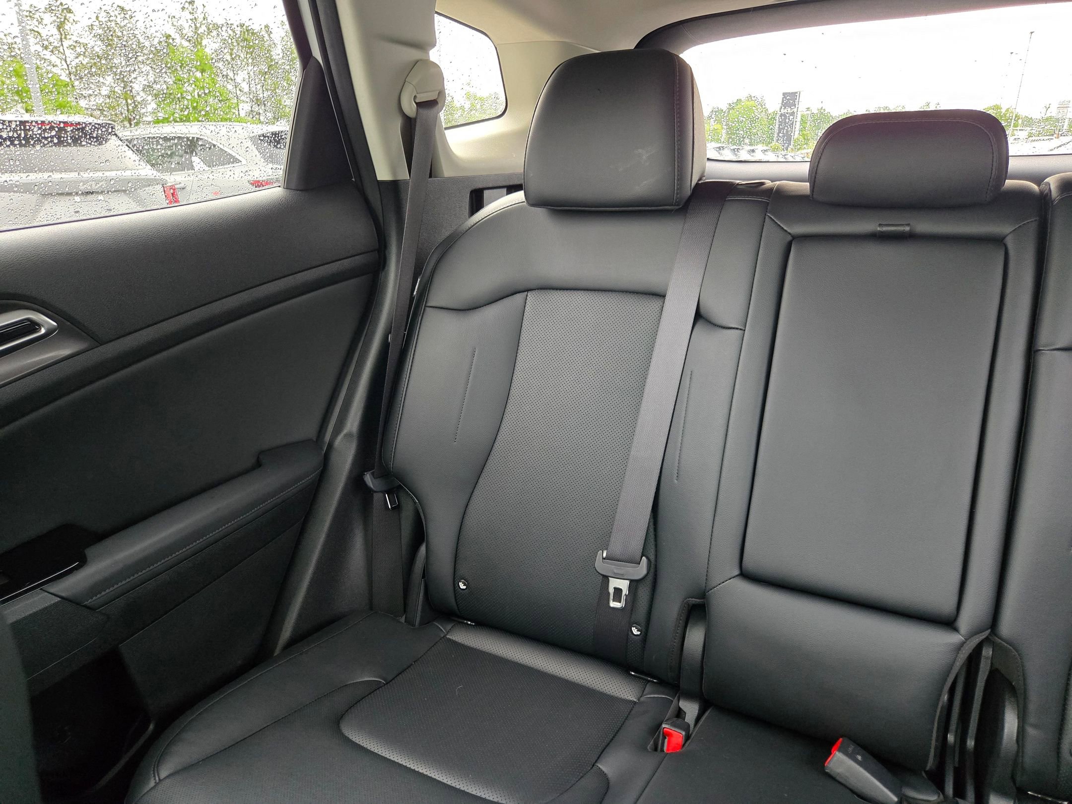 Used 2025 Kia Sportage EX w/ Premium Package FWD image 12