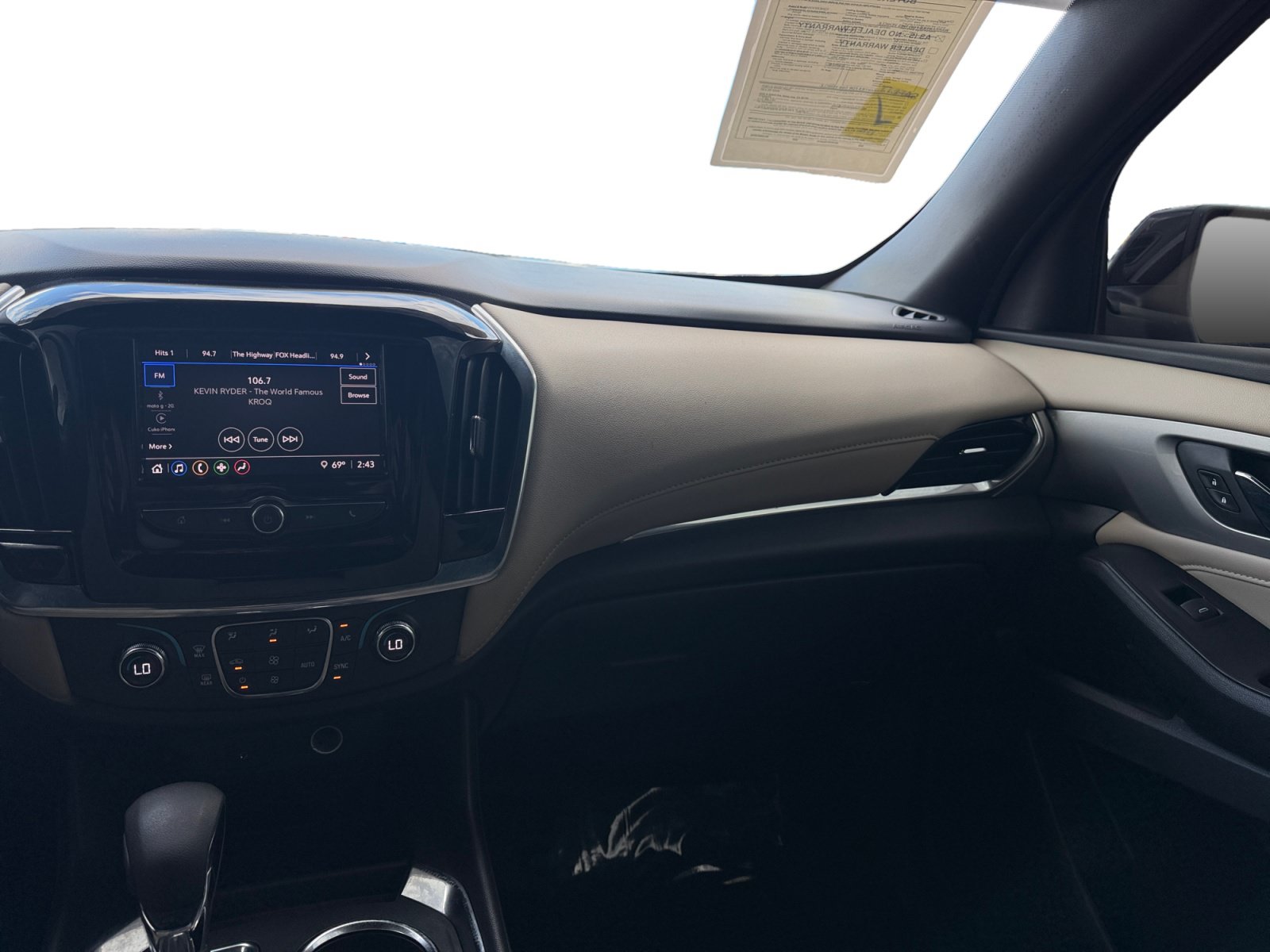 Used 2022 Chevrolet Traverse LS FWD image 11