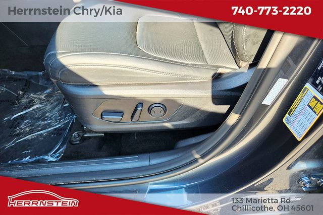 Used 2023 Kia Sportage EX AWD/4WD image 16