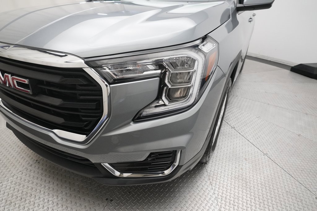 Used 2024 GMC Terrain SLE image 22