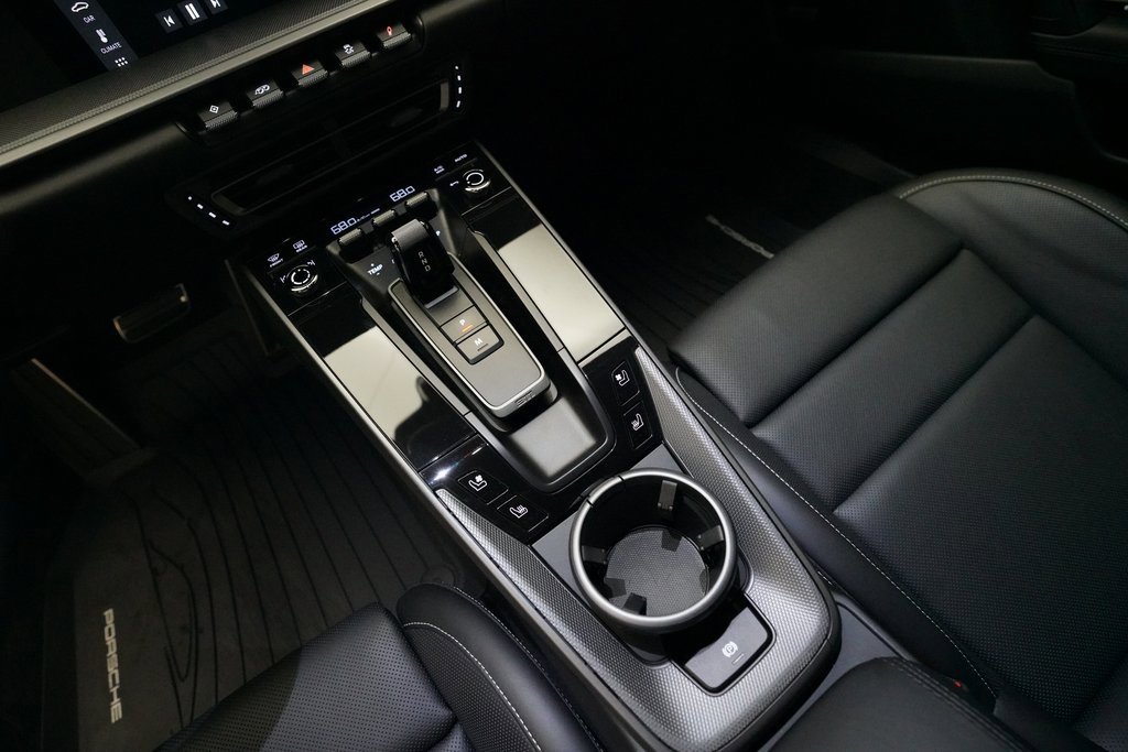 Used 2020 Porsche 911 Carrera 4 image 26