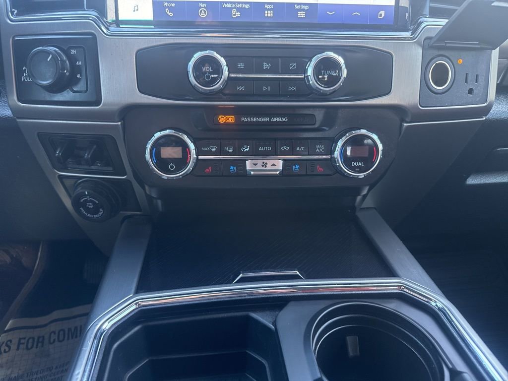 Used 2022 Ford F350 Platinum w/ FX4 Off-Road Package image 25