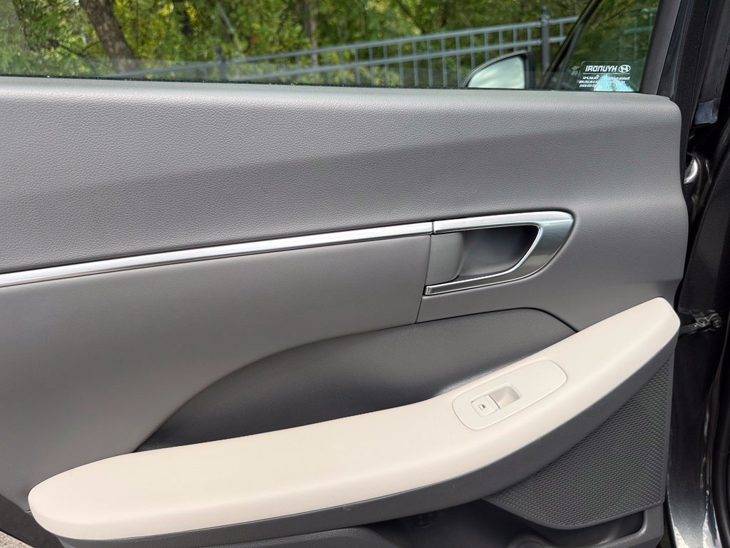 Certified 2023 Hyundai Sonata SEL w/ Preferred Accessory Package FWD image 34