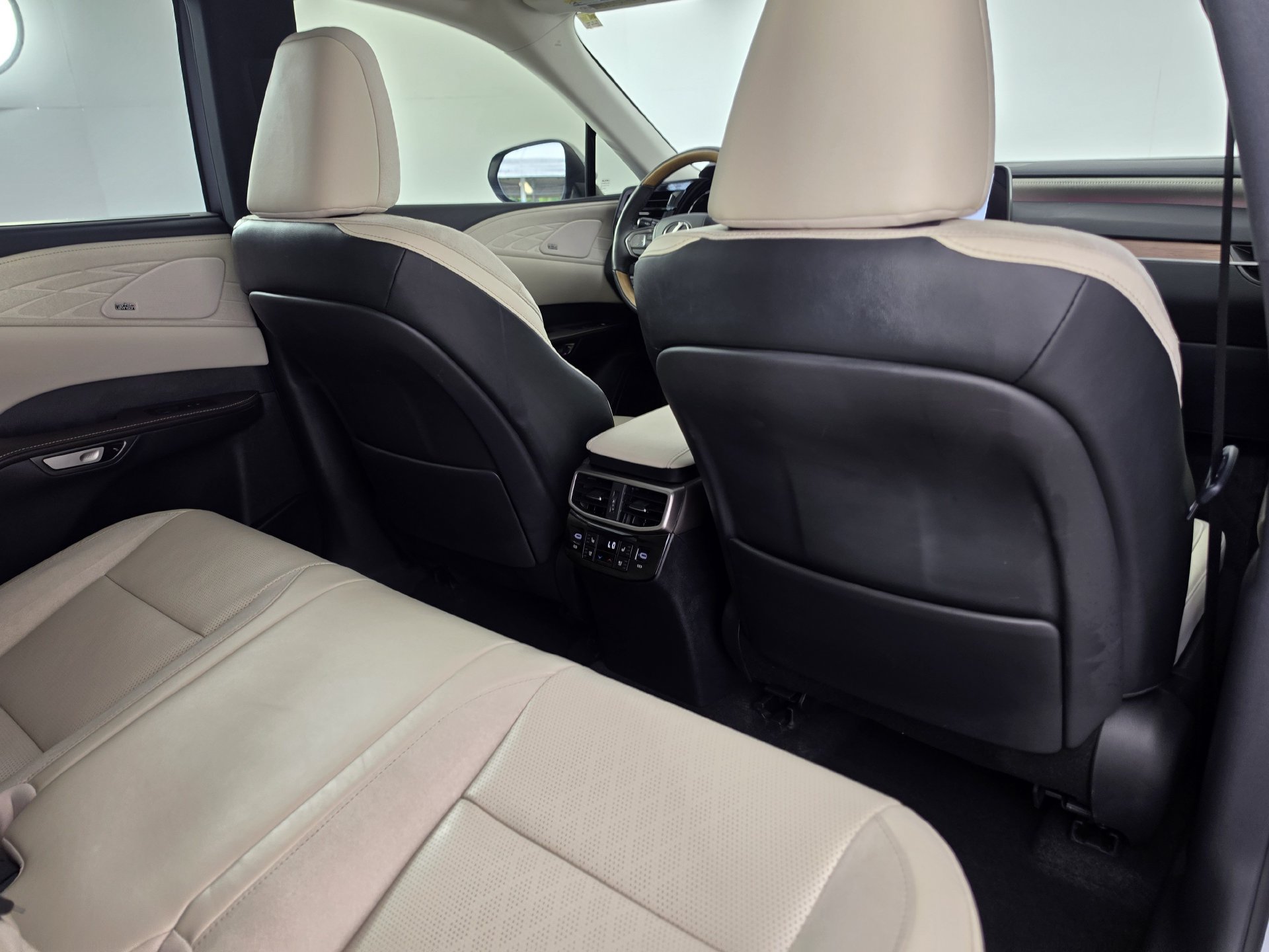 Used 2024 Lexus RX 350 FWD w/ Convenience Package image 29