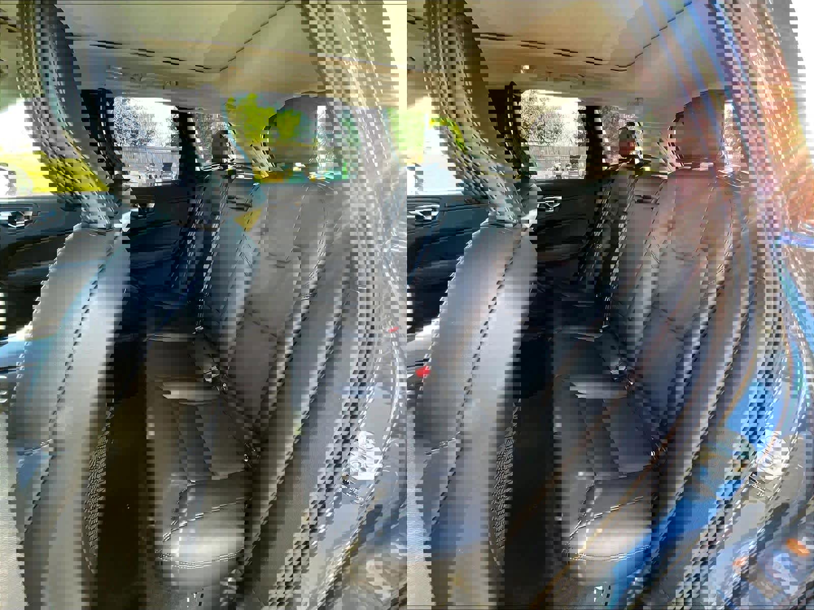 Used 2025 Volvo XC60 B5 Core image 29